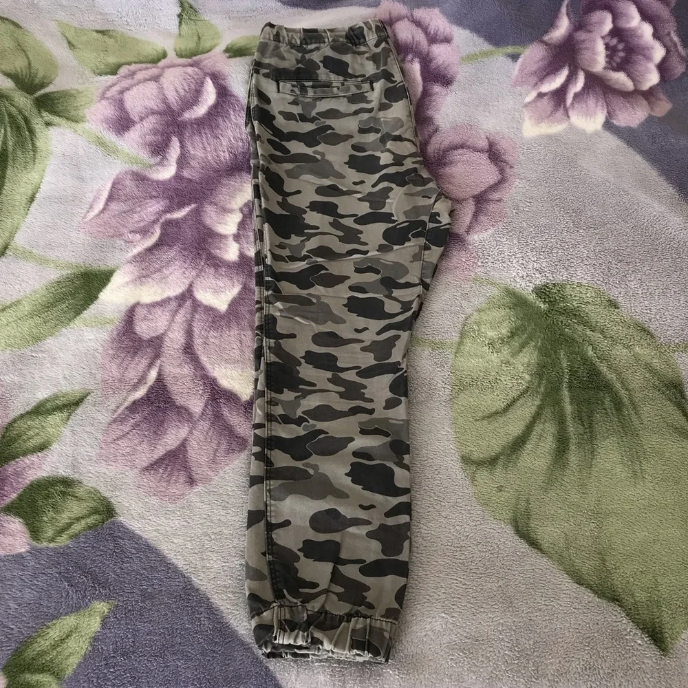 Divided by H&M Men’s Camo Joggers
